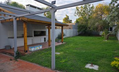 EN VENTA ! CASA 6 DORMITORIOS - CAÑADA DE GÓMEZ