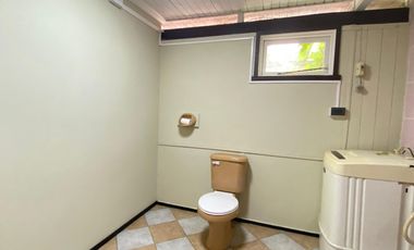Renovada y Amplia Casa con 5 dormitorios cocina comedor diario 1 baño estacionaiento bodega excelente conectividad