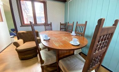 Renovada y Amplia Casa con 5 dormitorios cocina comedor diario 1 baño estacionaiento bodega excelente conectividad