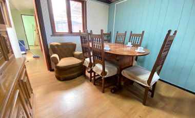 Renovada y Amplia Casa con 5 dormitorios cocina comedor diario 1 baño estacionaiento bodega excelente conectividad