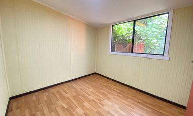 Renovada y Amplia Casa con 5 dormitorios cocina comedor diario 1 baño estacionaiento bodega excelente conectividad