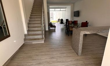 Casa de Playa en Venta en Bujama – 3 Pisos con Piscina | Condominio Brisas