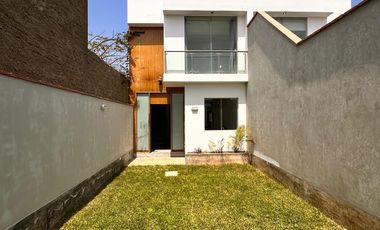 Casa de Playa en Venta en Bujama – 3 Pisos con Piscina | Condominio Brisas