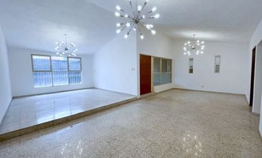 CASA EN RENTA para oficinas
