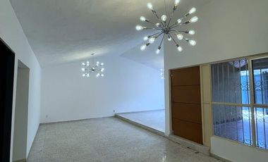 CASA EN RENTA para oficinas