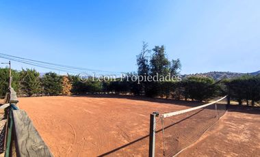 Leon Propiedades vende gran casa con parcela en sector Los Naranjos, Curacaví.