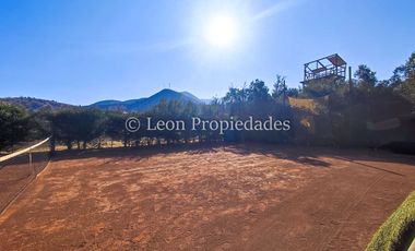 Leon Propiedades vende gran casa con parcela en sector Los Naranjos, Curacaví.