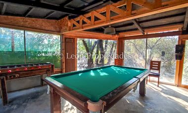 Leon Propiedades vende gran casa con parcela en sector Los Naranjos, Curacaví.