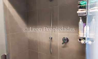 Leon Propiedades vende gran casa con parcela en sector Los Naranjos, Curacaví.