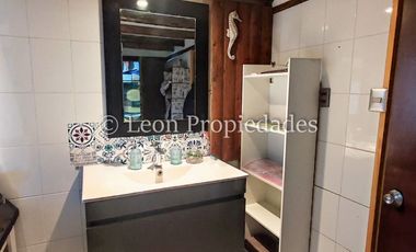 Leon Propiedades vende gran casa con parcela en sector Los Naranjos, Curacaví.