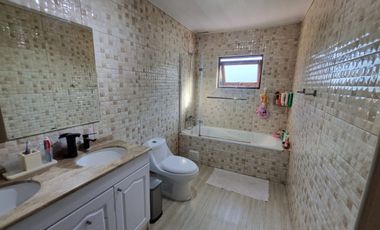 Amplia Casa en Condominio Los Robles Cayumapu