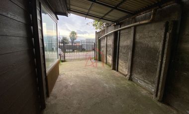 Iluminada y Renovada Casa en Venta 2 dormitorios amplios cocina comedor diario 1 baño calefaccion a pelet aislacion termica ventanas termo panel