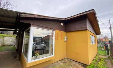 Iluminada y Renovada Casa en Venta 2 dormitorios amplios cocina comedor diario 1 baño calefaccion a pelet aislacion termica ventanas termo panel