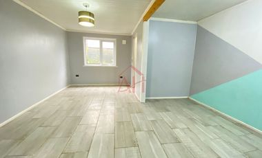 Iluminada y Renovada Casa en Venta 2 dormitorios amplios cocina comedor diario 1 baño calefaccion a pelet aislacion termica ventanas termo panel