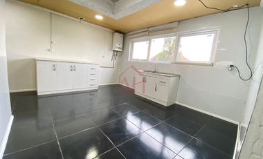 Iluminada y Renovada Casa en Venta 2 dormitorios amplios cocina comedor diario 1 baño calefaccion a pelet aislacion termica ventanas termo panel