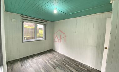 Iluminada y Renovada Casa en Venta 2 dormitorios amplios cocina comedor diario 1 baño calefaccion a pelet aislacion termica ventanas termo panel