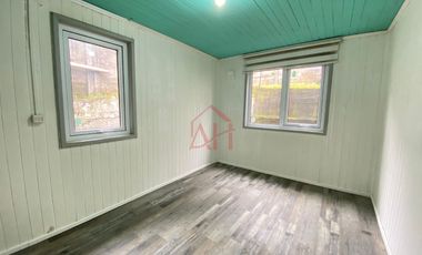 Iluminada y Renovada Casa en Venta 2 dormitorios amplios cocina comedor diario 1 baño calefaccion a pelet aislacion termica ventanas termo panel