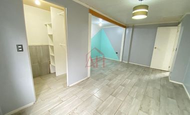 Iluminada y Renovada Casa en Venta 2 dormitorios amplios cocina comedor diario 1 baño calefaccion a pelet aislacion termica ventanas termo panel