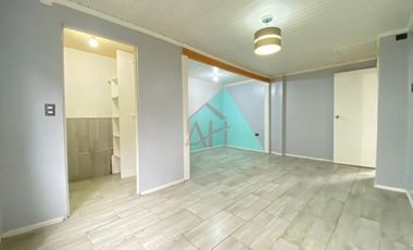 Iluminada y Renovada Casa en Venta 2 dormitorios amplios cocina comedor diario 1 baño calefaccion a pelet aislacion termica ventanas termo panel