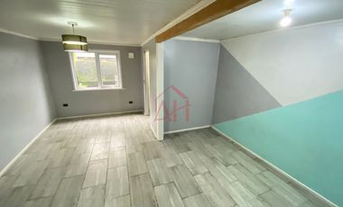 Iluminada y Renovada Casa en Venta 2 dormitorios amplios cocina comedor diario 1 baño calefaccion a pelet aislacion termica ventanas termo panel