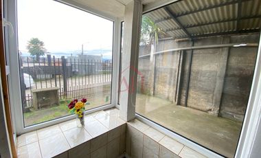 Iluminada y Renovada Casa en Venta 2 dormitorios amplios cocina comedor diario 1 baño calefaccion a pelet aislacion termica ventanas termo panel