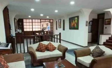 Venta de casa en el Descanso subida a San Cristóbal, tres dormitorios más suite, ático