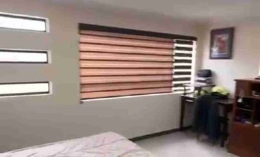 Venta de casa en el Descanso subida a San Cristóbal, tres dormitorios más suite, ático