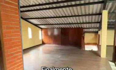 Venta de casa en el Descanso subida a San Cristóbal, tres dormitorios más suite, ático