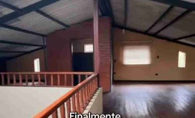Venta de casa en el Descanso subida a San Cristóbal, tres dormitorios más suite, ático