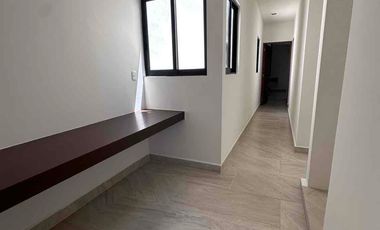 casa  en privada Verna con amenidades vigilancia y seguridad en norte de merida conkal