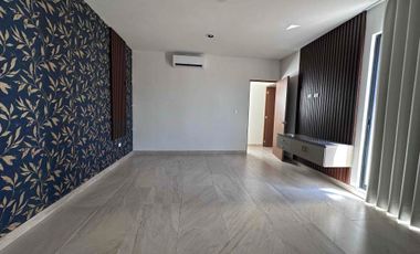 casa  en privada Verna con amenidades vigilancia y seguridad en norte de merida conkal