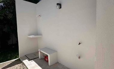 casa  en privada Verna con amenidades vigilancia y seguridad en norte de merida conkal