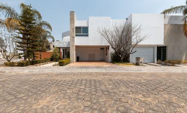Casa de 4 recámaras en recta a Cholula