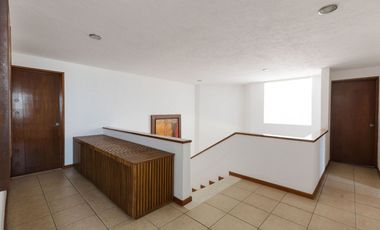 Casa de 4 recámaras en recta a Cholula