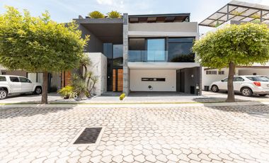 Casa en parque Guanajuato LOMAS DE ANGELOPOLIS III