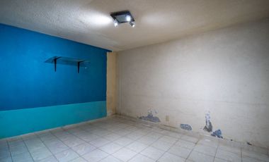 CASA AMPLIA EN VENTA DENTRO DE PRIVADA, EXCELENTE UBICACIÓN.
