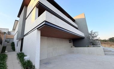 LUJOSA RESIDENCIA ESTILO MÉXICO CONTEMPORÁNEO EN RANCHO SAN JUAN, ZONA ESMERALDA, ATIZAPÁN , EDO. MEX.