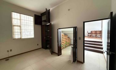 CASA AMUEBLADA EN RENTA