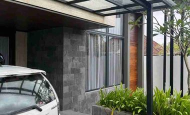 Dijual Rumah Semi Villa Peguyangan Denpasar Utara.