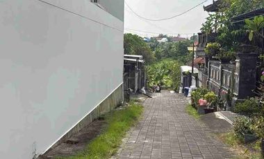 Dijual Rumah Semi Villa Peguyangan Denpasar Utara.