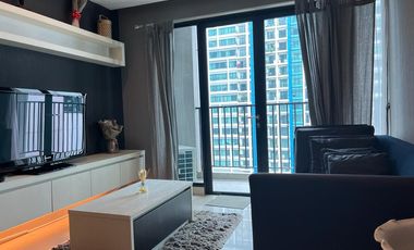 Very Nice 2BR Apt with Nice Pool View At Hampton Park Apt