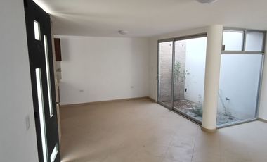 VENTA DE CASA EN CONJUNTO DE 7 EN COLONIA EL SALVADOR
