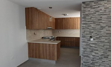 VENTA DE CASA EN CONJUNTO DE 7 EN COLONIA EL SALVADOR