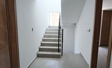 VENTA DE CASA EN CONJUNTO DE 7 EN COLONIA EL SALVADOR