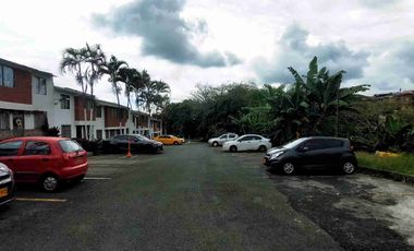 ADQUIERE CASA CON PLANCHA EN EL CONJUNTO CERRADO TCC ARMENIA