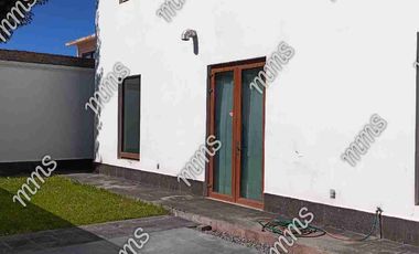 Hermosa residencia en Los Pinos