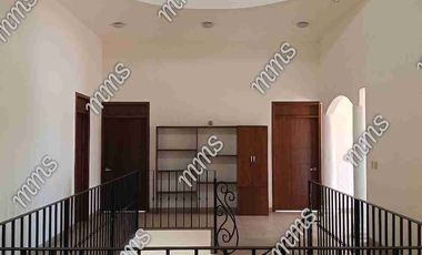 Hermosa residencia en Los Pinos