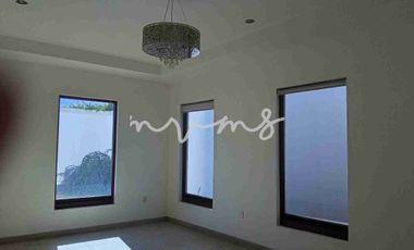 Hermosa residencia en Los Pinos