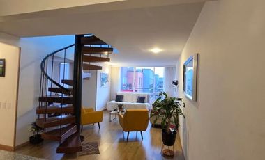Espectacular Apartamento con Terraza – Milla de Oro, Cajicá  ¡Vive donde todos quieren estar! Rentamos exclusivo apartamento exterior en piso 5, ubica