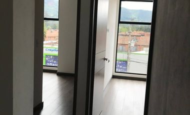 Este apartamento tiene un metraje envidiable de 123 metros, lo cual es un gran factor diferenciador. Aquí tienes tres opciones para resaltar tanto la